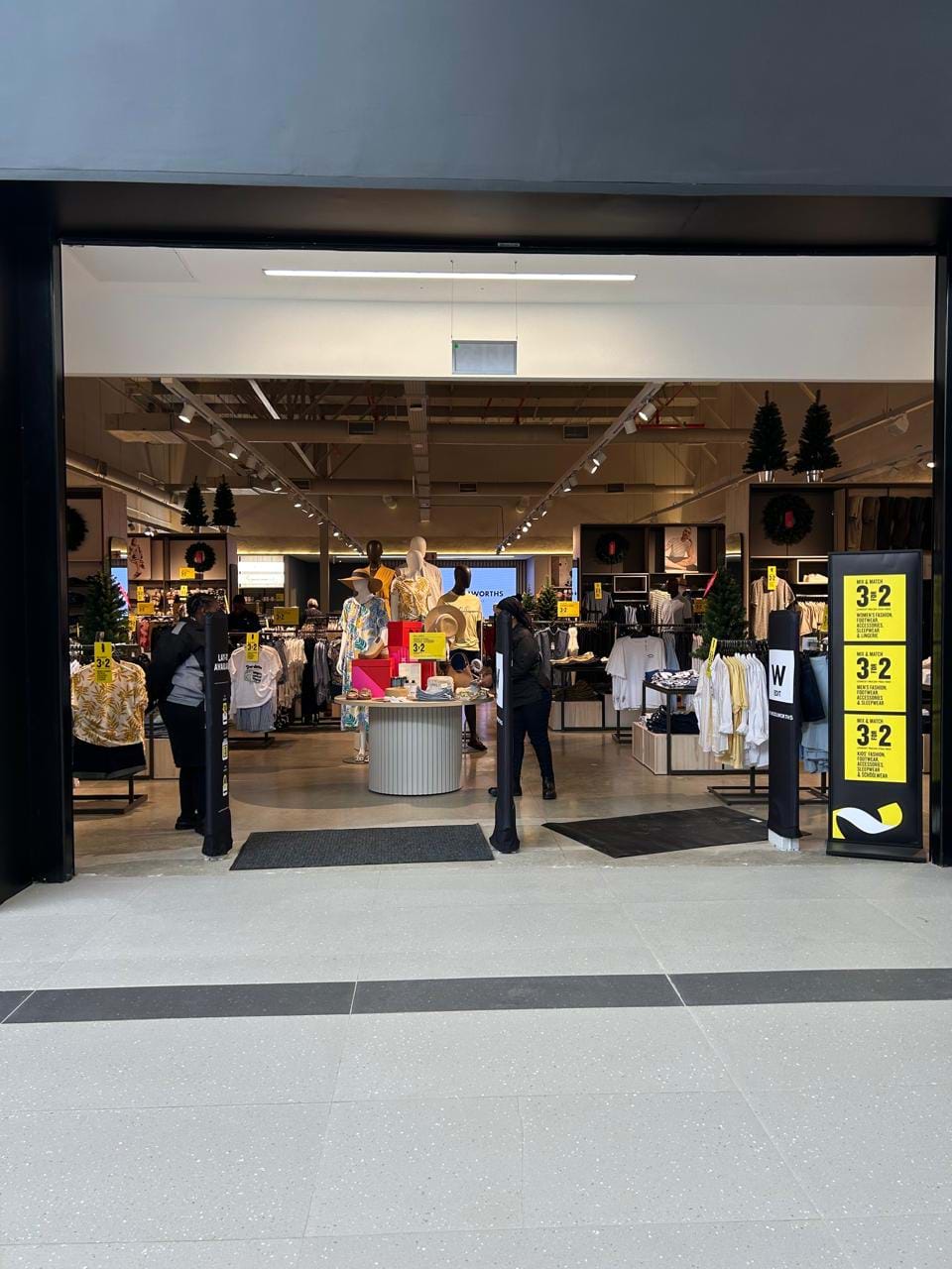 Woolworths Now Open!